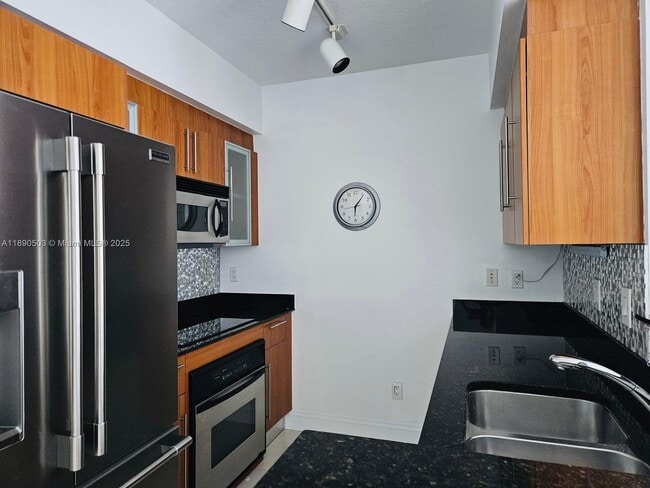 Building Photo - 335 S Biscayne Blvd
