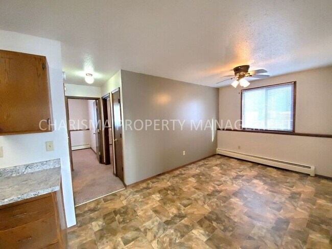 Building Photo - 1712 S Melanie Ln