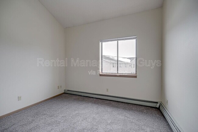 Foto del edificio - 434 1st Ave NE