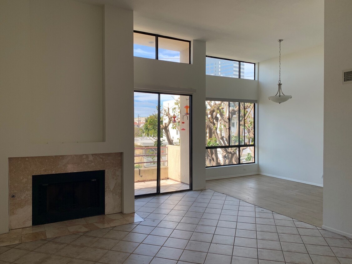 Foto principal - 1312 S Saltair Ave