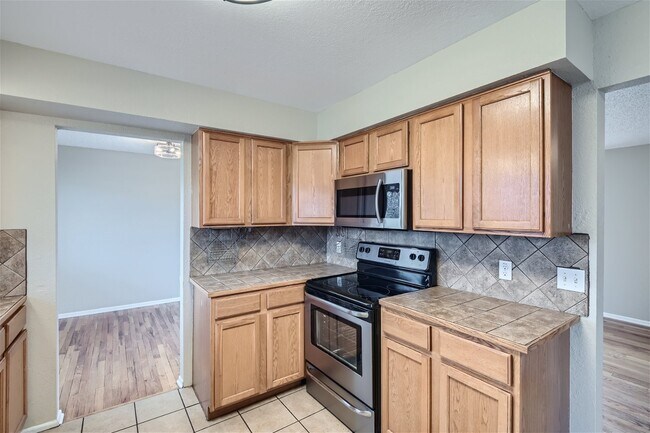 Building Photo - 2772 S Saulsbury St