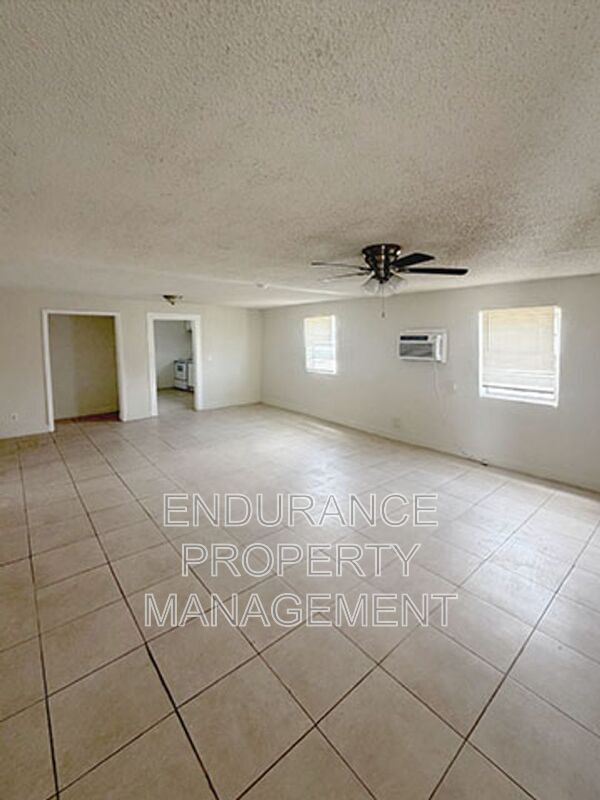 Building Photo - 1125 W 28th St
