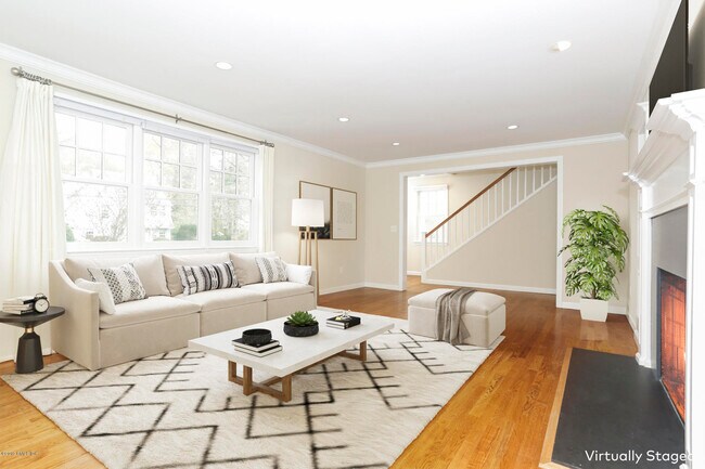 Building Photo - 28 Oval Ave