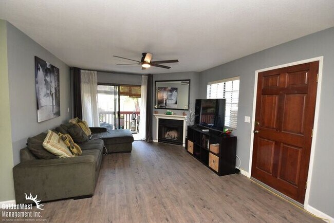 Foto del edificio - Charming 2Bdm 2Ba Upstairs Condo with Deta...