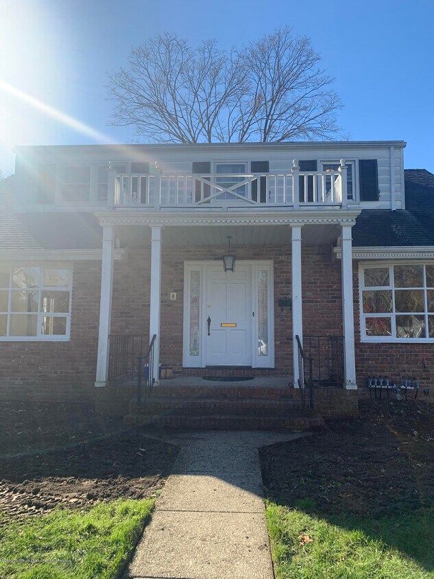 Primary Photo - 600 Bridlemere Ave
