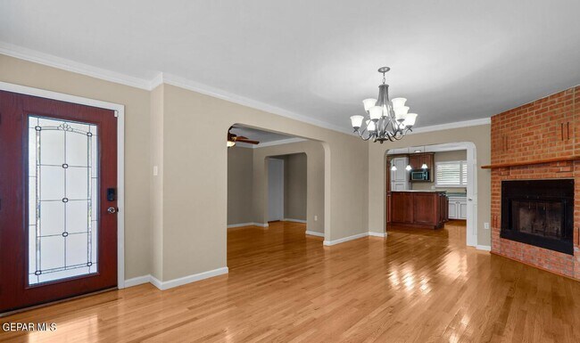 Building Photo - 8398 Beverly Pl