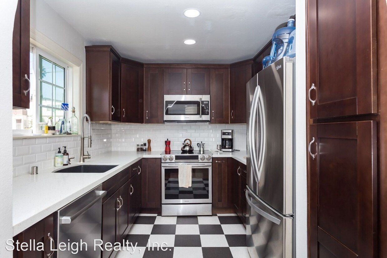 Primary Photo - 2 br, 1.5 bath House - 1137 Eureka #1