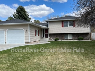 Building Photo - 2835 Balboa Dr