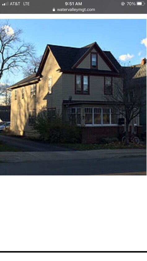 Primary Photo - 48 Lake St