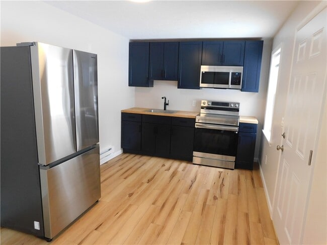 Building Photo - 182 E Main St