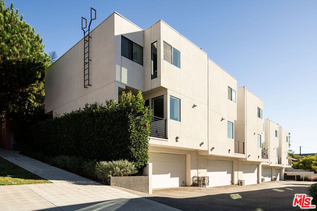 Building Photo - 2150 Clifford St