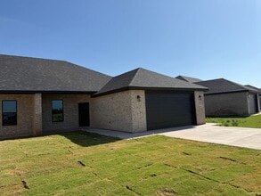 Building Photo - 316-320 Woodstock Ln