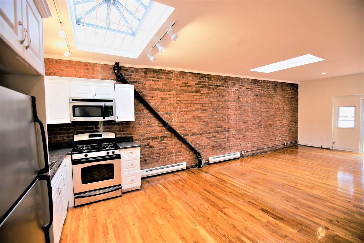 Primary Photo - 67 Murray Street