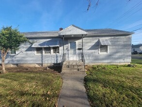 Building Photo - 400-402 Barth Ave