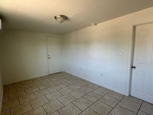 Building Photo - 238 W 33rd St