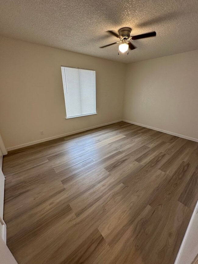 Building Photo - 371 Florinda St