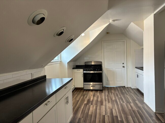 Foto del edificio - 65 Linsley Ave