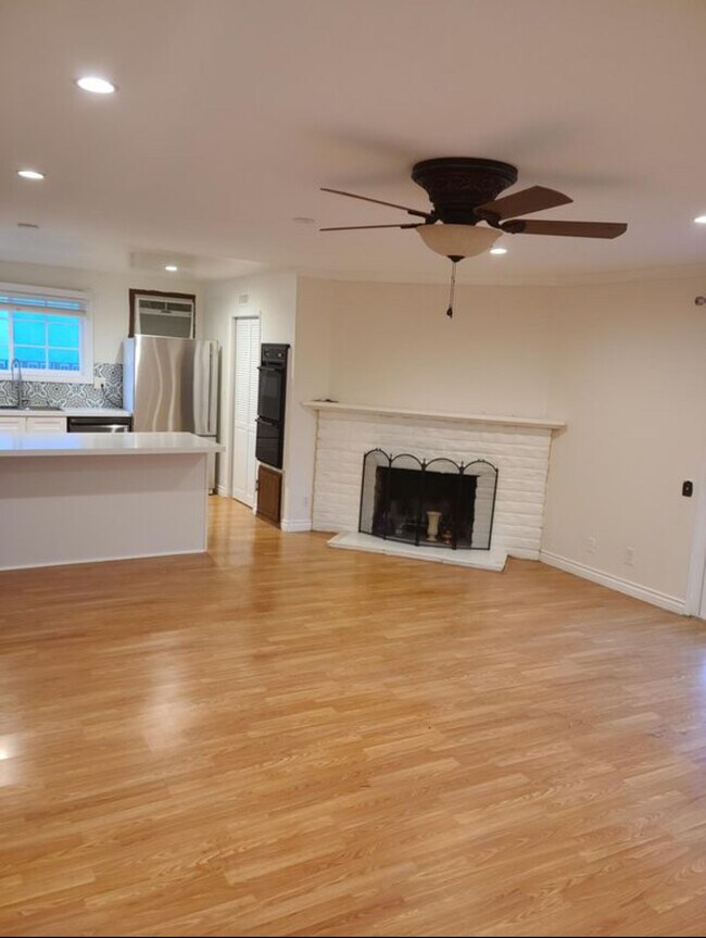 Building Photo - 6558 Neddy Ave