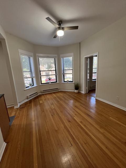 Building Photo - 1 bedroom in Chicago IL 60613