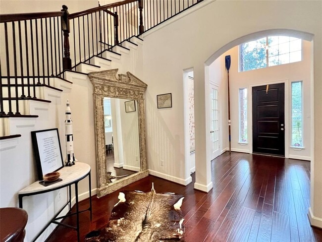Building Photo - 318 Winding Oak Ln