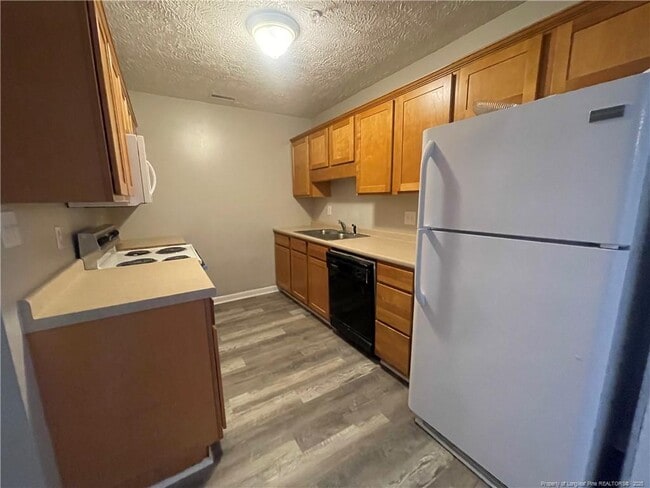 Building Photo - 3392 Galleria Dr