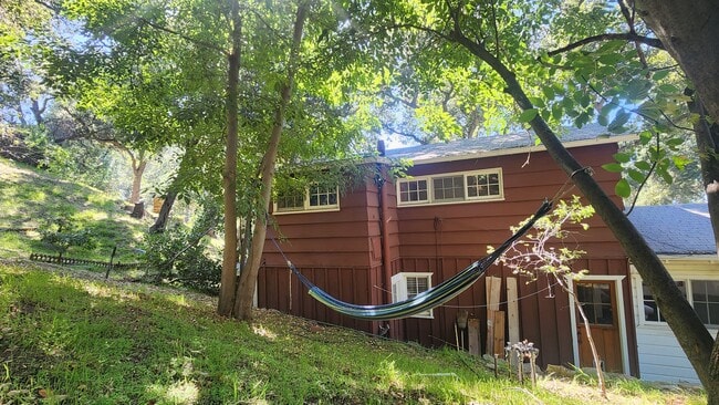 Building Photo - 9710 Mistletoe Rd