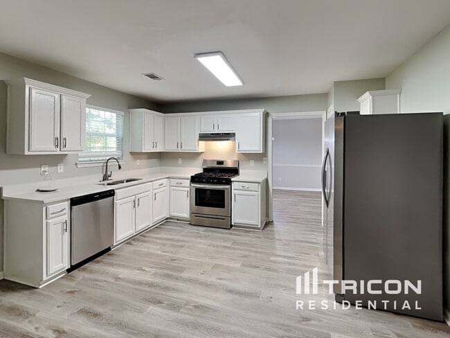 Building Photo - 10587 Village Trail
