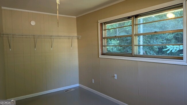 Building Photo - 830 Beddingfield Ave