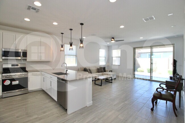 Foto del edificio - 8908 W Bethany Heights Dr