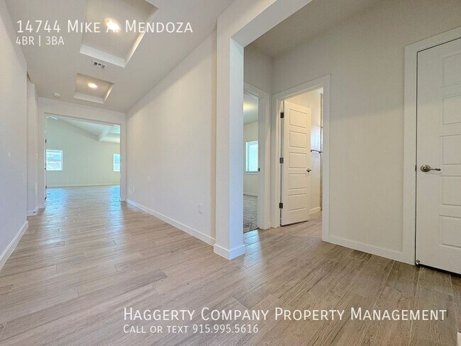 Foto del edificio - 14744 Mike a Mendoza Ave