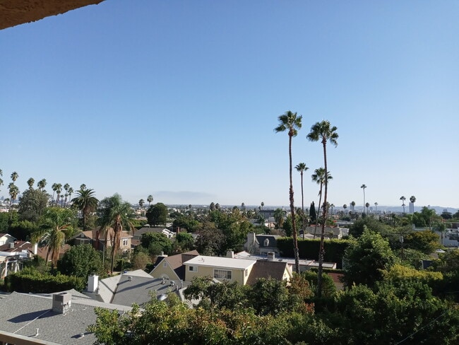 Building Photo - Hollywood Villa Apartments