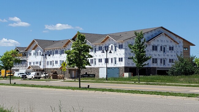 Building Photo - 208 Lake Shore Dr NE