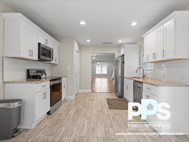 Photo - 1527 Mayflower Ave SW House