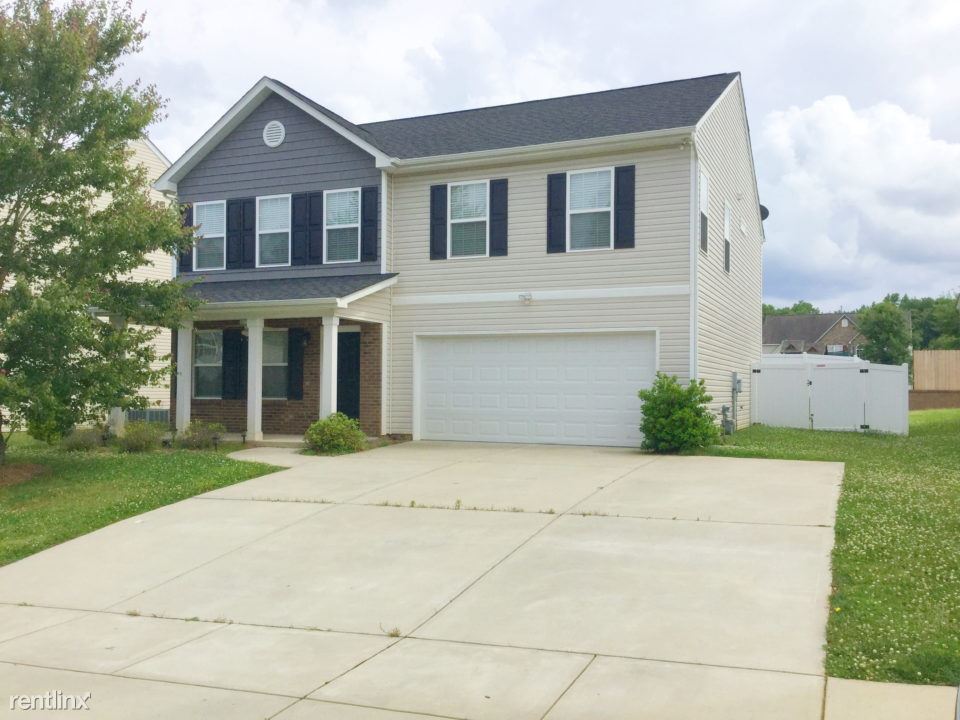 Primary Photo - 5603 Falkland Dr