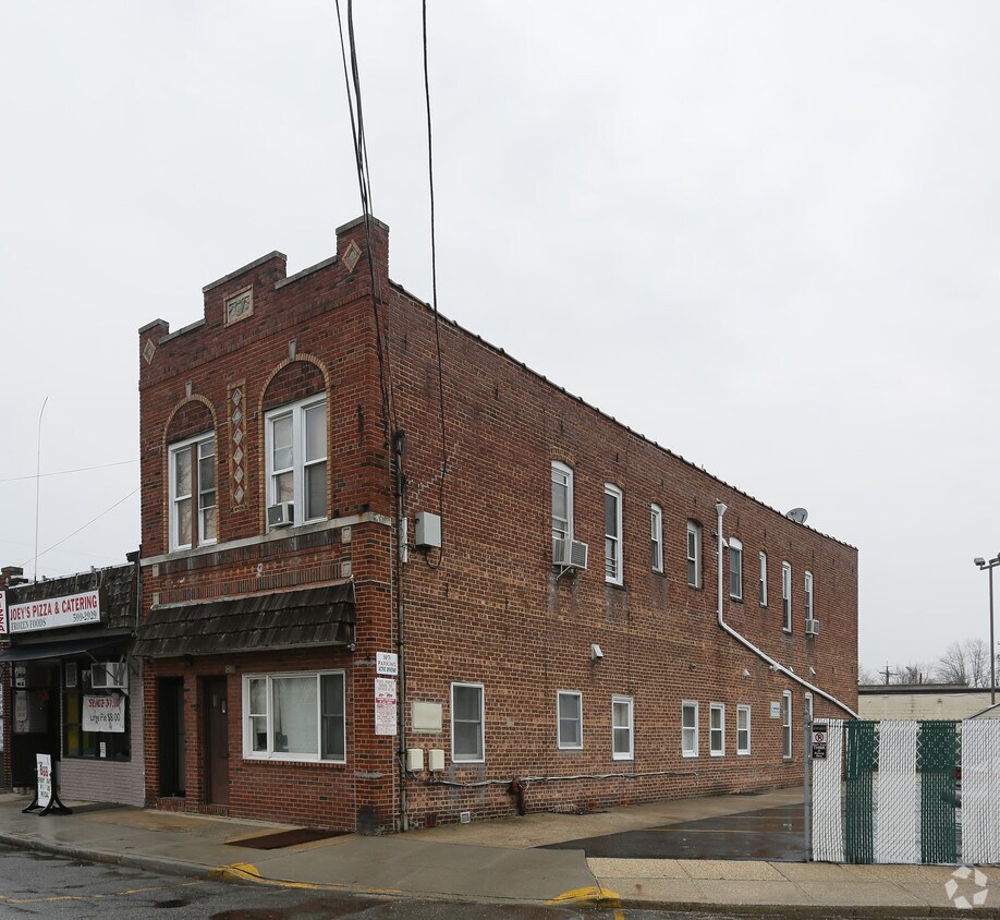 Primary Photo - 7 Huntington Ave