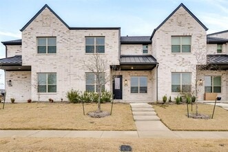 Building Photo - 1232 Arkansas Spgs St