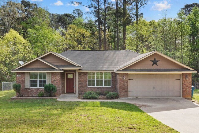 Building Photo - MOVE IN READY AND $200 off NICEST IN LINDALE Single Family Home- Nearly New-Lindale ISD - 3 Bedro...