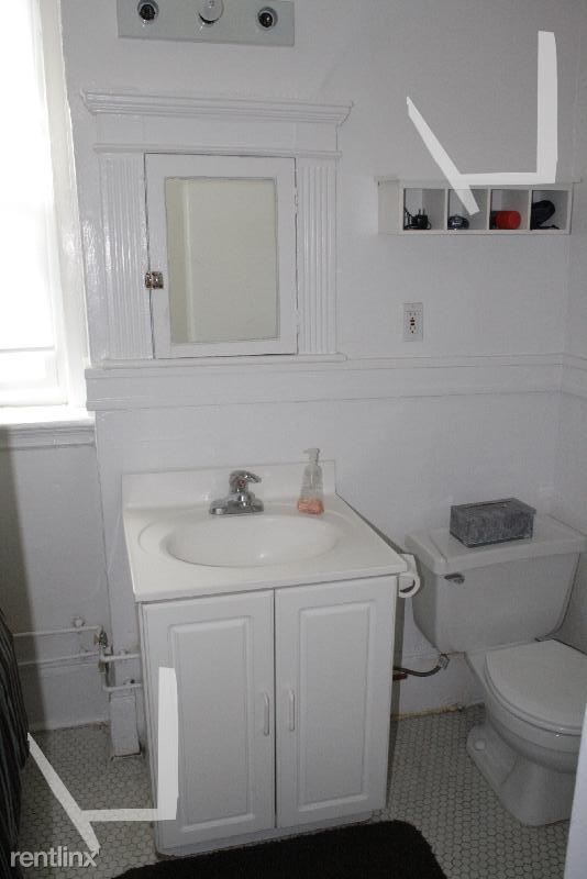 Building Photo - 120 Warren St