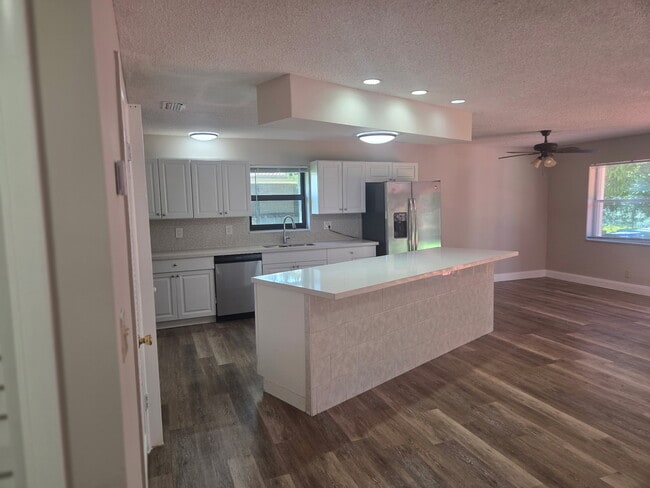 Foto del edificio - 8300 NW 35th St