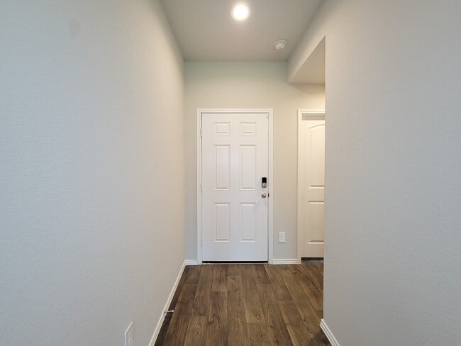 Building Photo - 21344 Pne Ml Dr