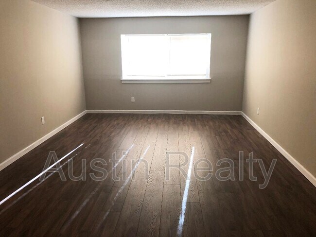 Building Photo - 5625 S Grand Blvd