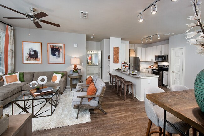 Celestial - Sala de estar - Solstice Apartment Homes