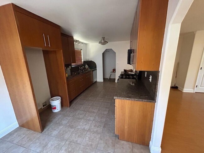 Foto del edificio - 19141ravenhillroad.is4lease.com