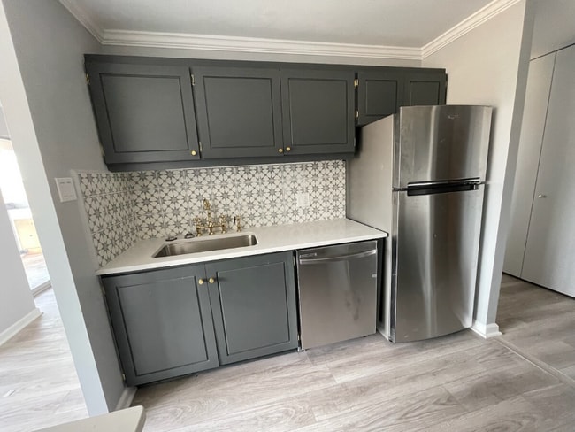 Building Photo - 2525 Main St