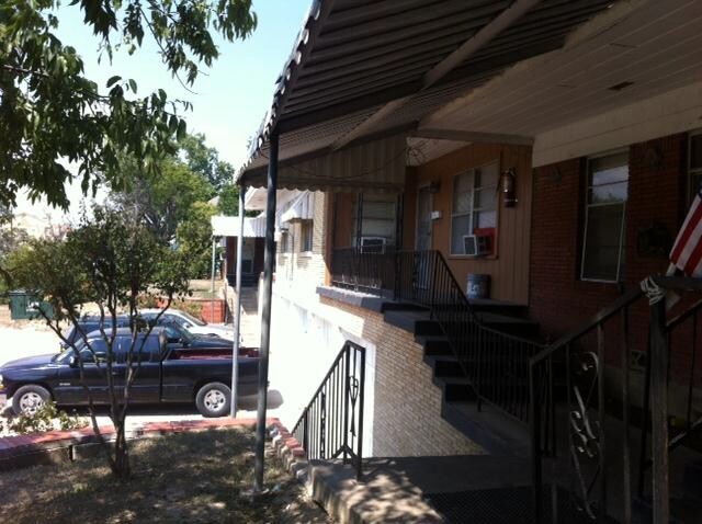Building Photo - North Point Apartments