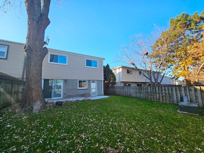 Foto del edificio - 1535 E Jane Ave