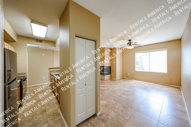 Building Photo - 2929 W Yorkshire Dr