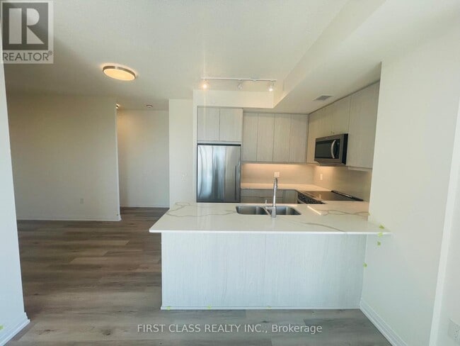 Building Photo - 15 Watergarden Dr
