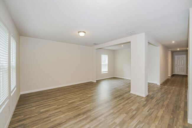 Foto del edificio - 6830 N Pavilion Loop