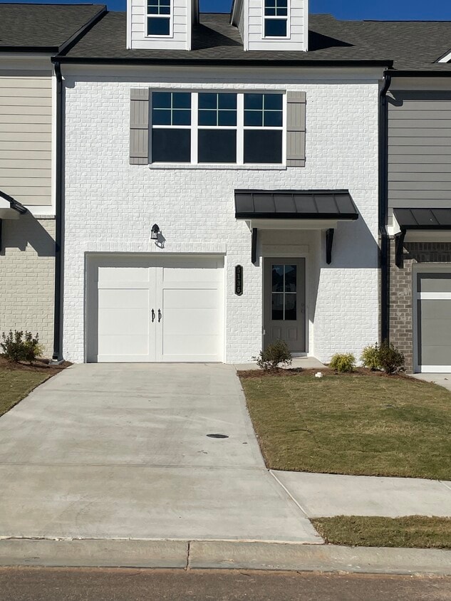 Photo - 5136 Fox Den Rd (Oakwood, GA)